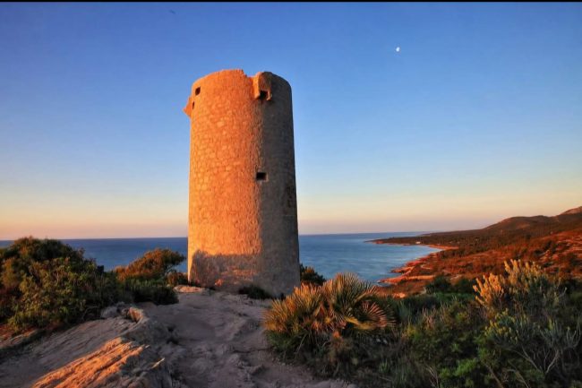 buenas vistas de Peñíscola desde la Torre Badum en ruta de ciclismo